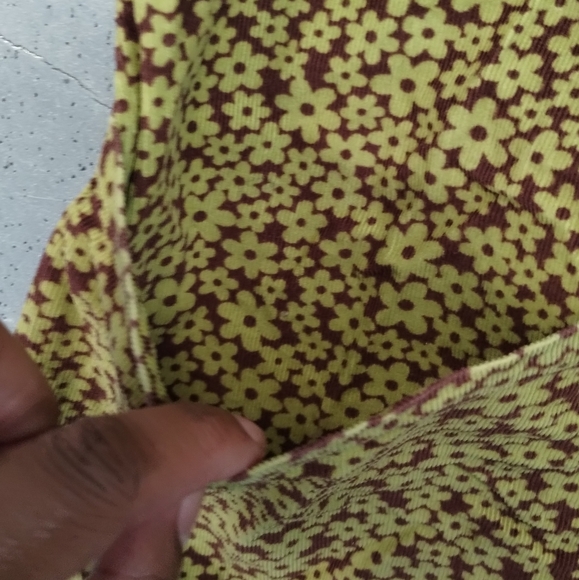 White Swan Women XL Floral V Neckline Short Sleeve Woman's Nurse Scrub Top - Picture 7 of 11